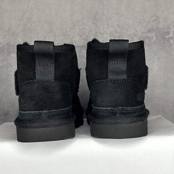 🔥🔥🔥UGG Black Suede toddler Boots Size: 9🔥🔥🔥 - Picture 9 of 9